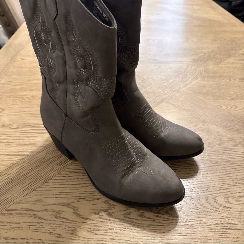 Global Win Grey Embroidered Western Cowboy Ankle Boots Black Size 11 PREOWNED